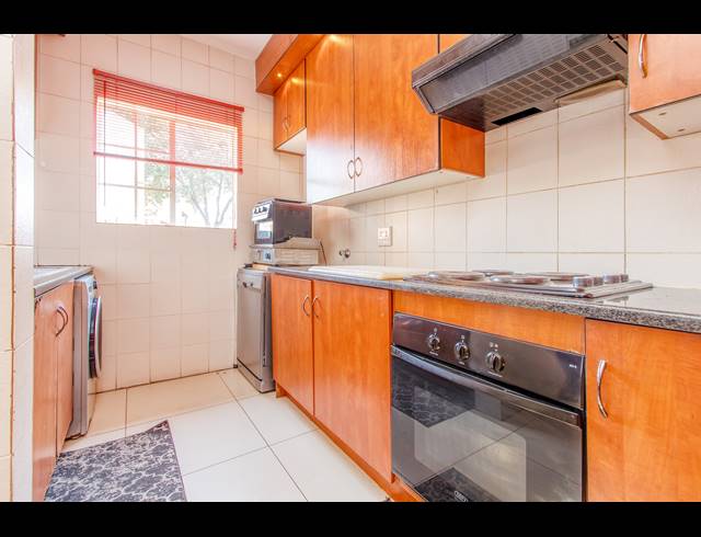3 BEDROOM TOWNHOUSE RENTED IN RADIOKOP